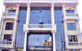 Hotel Amit International